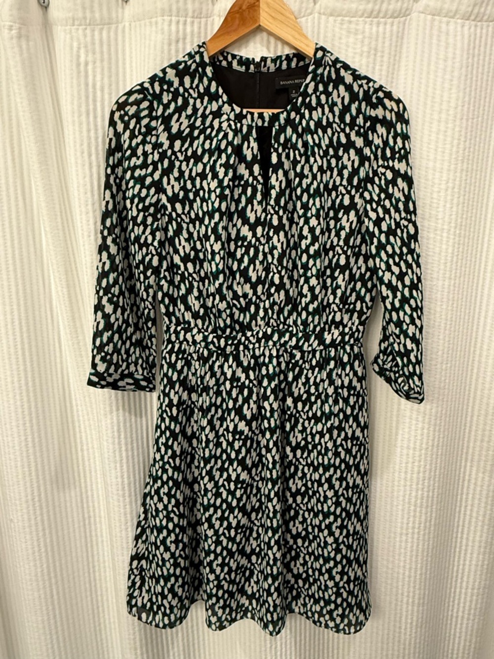 Banana Republic Black, Green and White Printed long Sleeve Dress - size 2